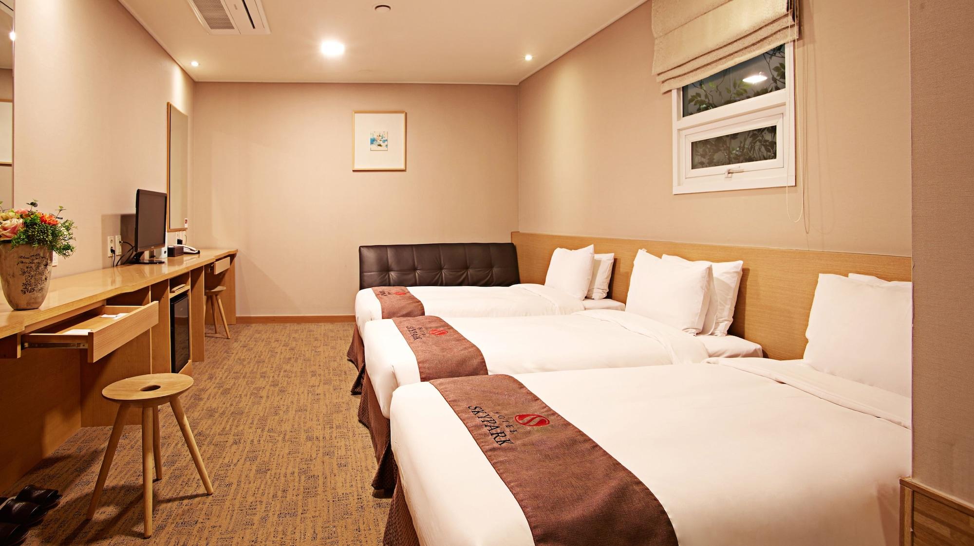 Hotel Skypark Myeongdong 3 Сеул Екстериор снимка