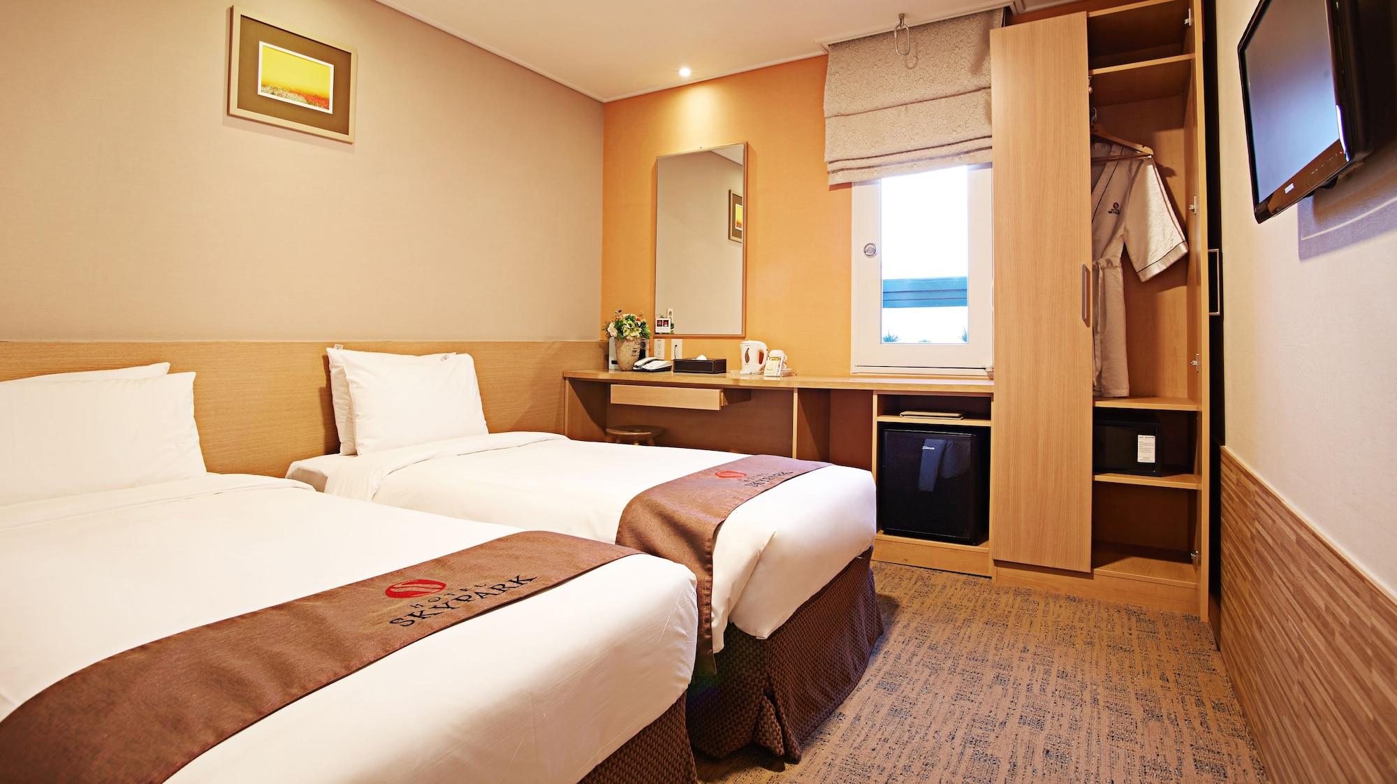 Hotel Skypark Myeongdong 3 Сеул Екстериор снимка