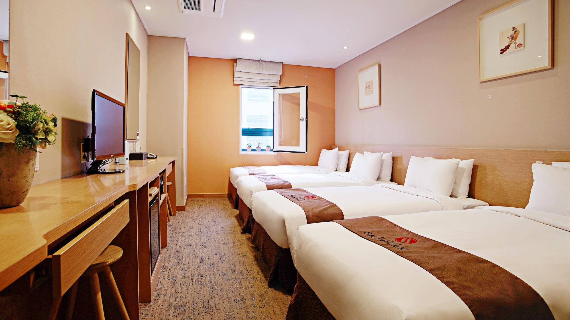 Hotel Skypark Myeongdong 3 Сеул Екстериор снимка