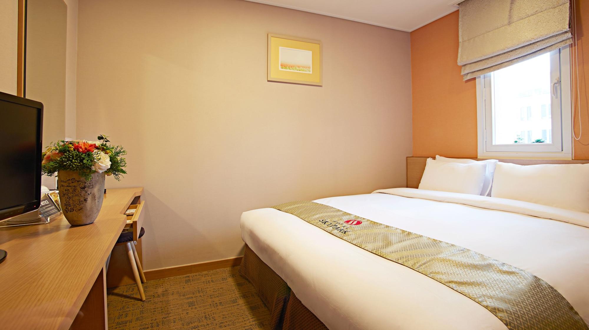 Hotel Skypark Myeongdong 3 Сеул Екстериор снимка