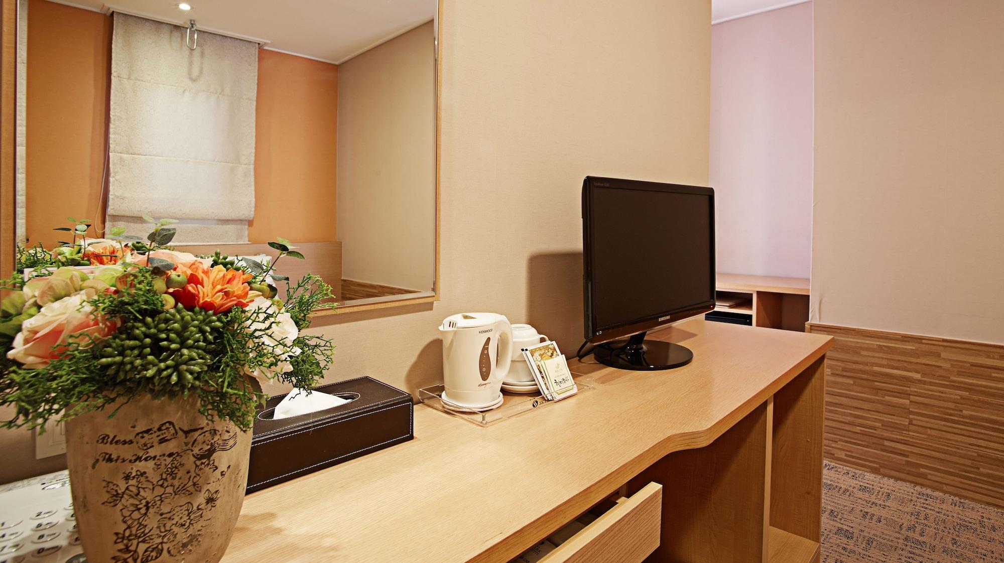 Hotel Skypark Myeongdong 3 Сеул Екстериор снимка