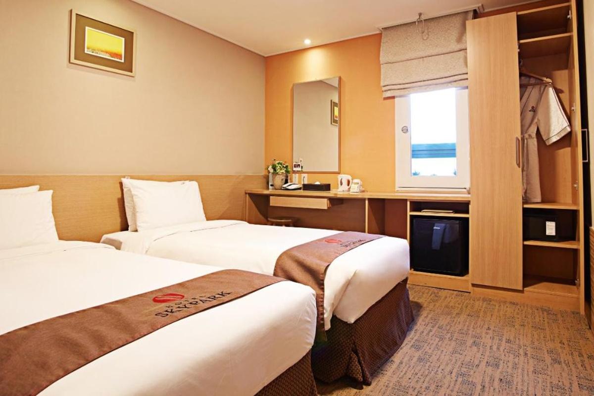 Hotel Skypark Myeongdong 3 Сеул Екстериор снимка