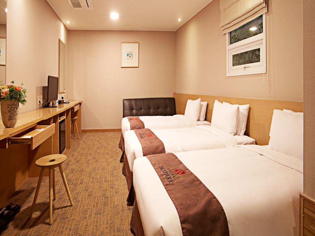 Hotel Skypark Myeongdong 3 Сеул Екстериор снимка